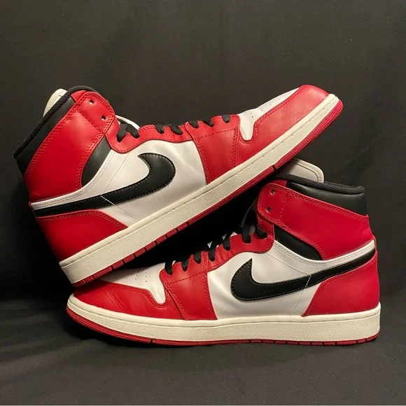 Air Jordan 1 Retro Chicago 2013 - Picture 4 of 13